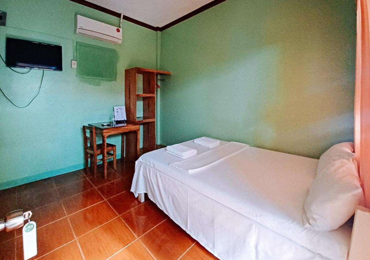 Reddoorz At July'S Haven Seaside Pension Camiguin 맘바자오 외부 사진